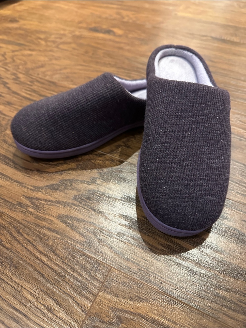 Cozy Rockdove Women's Slip-On Slippers in Plum